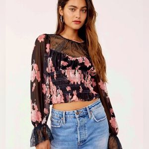 Free People 🌸 NWT ✨Daphne Blouse Midnight Combo NWT✨